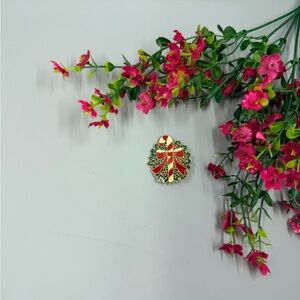 Adorable Vintage Christmas Candy Cane Design Brooch